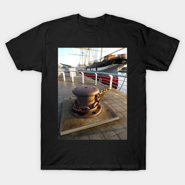 Scottish Photography Series (Vectorized) - Glenlee Ship and Anchor, Glasgow T-Shirt by MacPean